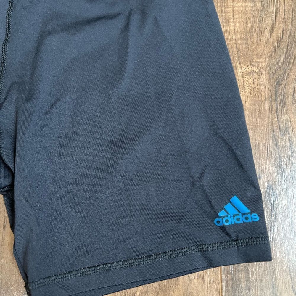 ‎Adidas medium shorts - Picture 3 of 6